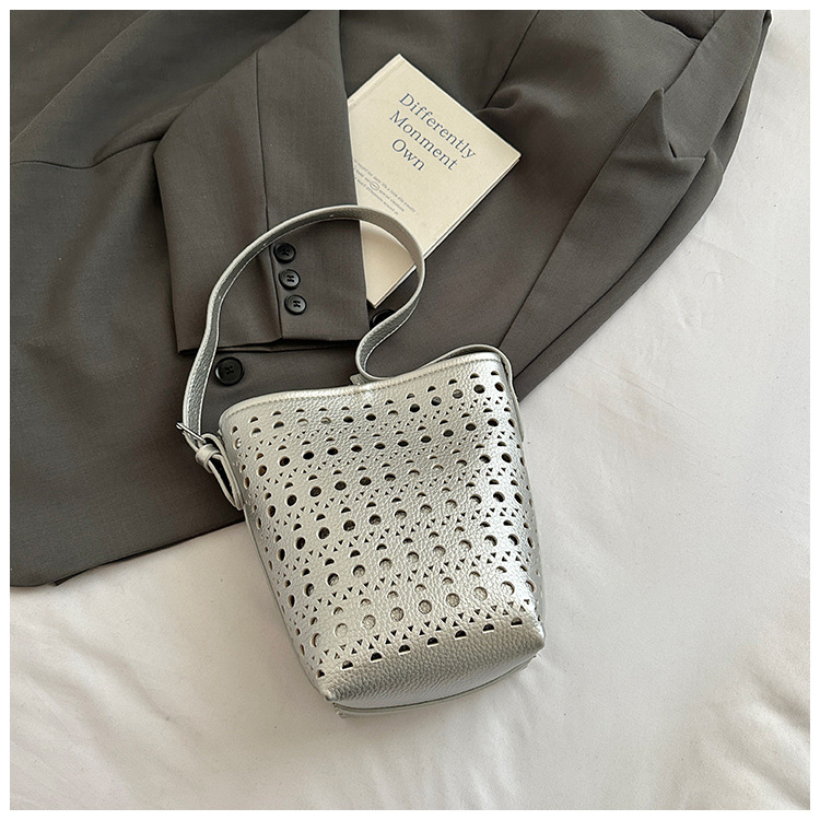 Bolso de cubo grande de cuero  - Women'S Kipling Bags reseña y precio